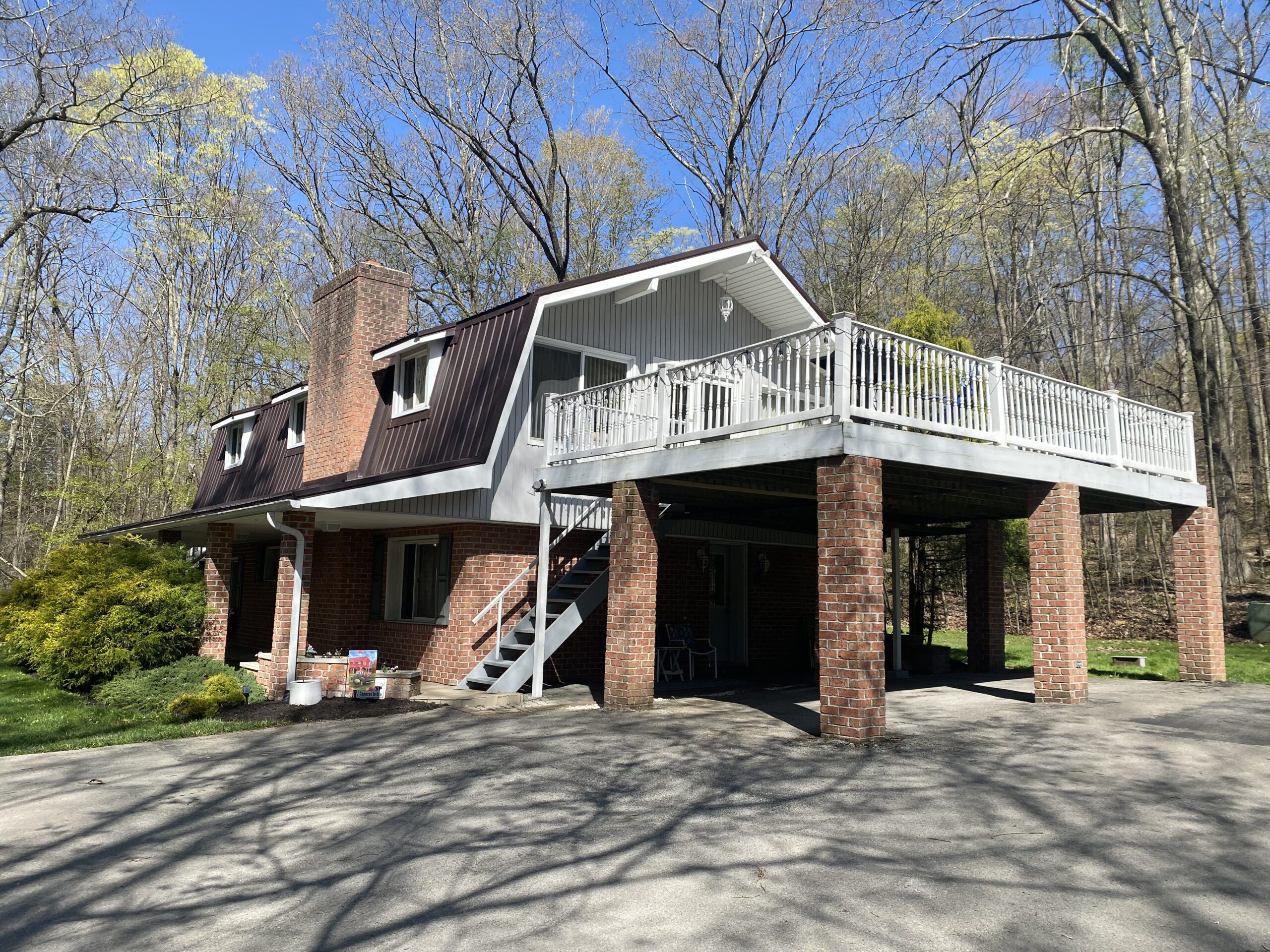 Karbelle Cabin front entrance view