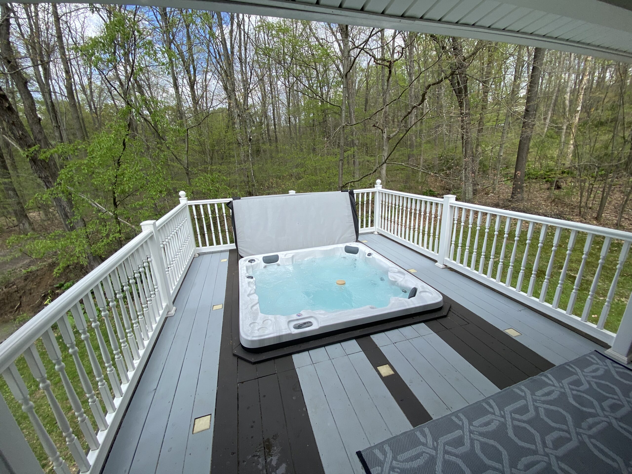 Karbelle Cabin Hot Tub w/ cover off